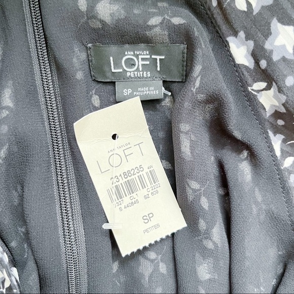 NWT LOFT Bluebell Flounce Halter Romper in Black White Floral Print Petite Small - Picture 4 of 13